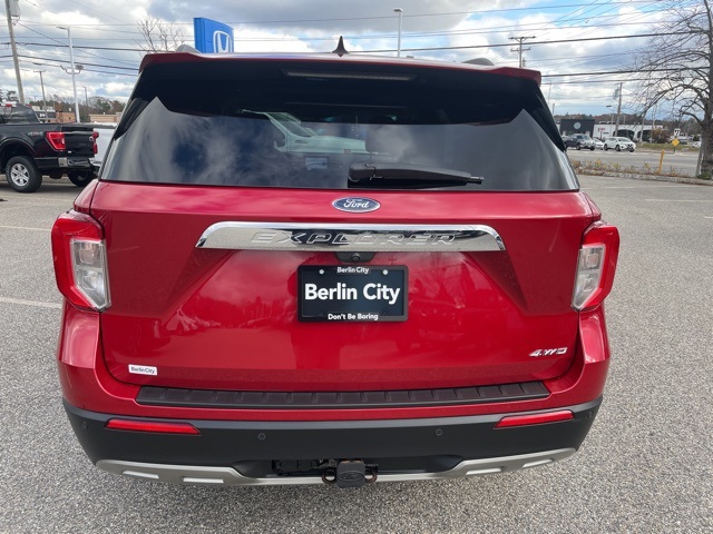 2021 Ford Explorer XLT photo 3