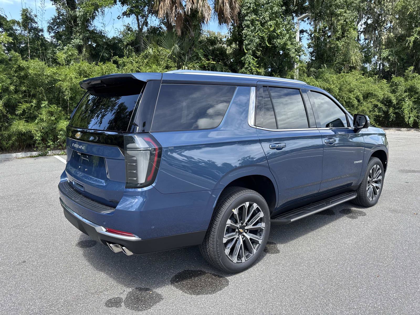 2025 Chevrolet Tahoe High Country photo 3