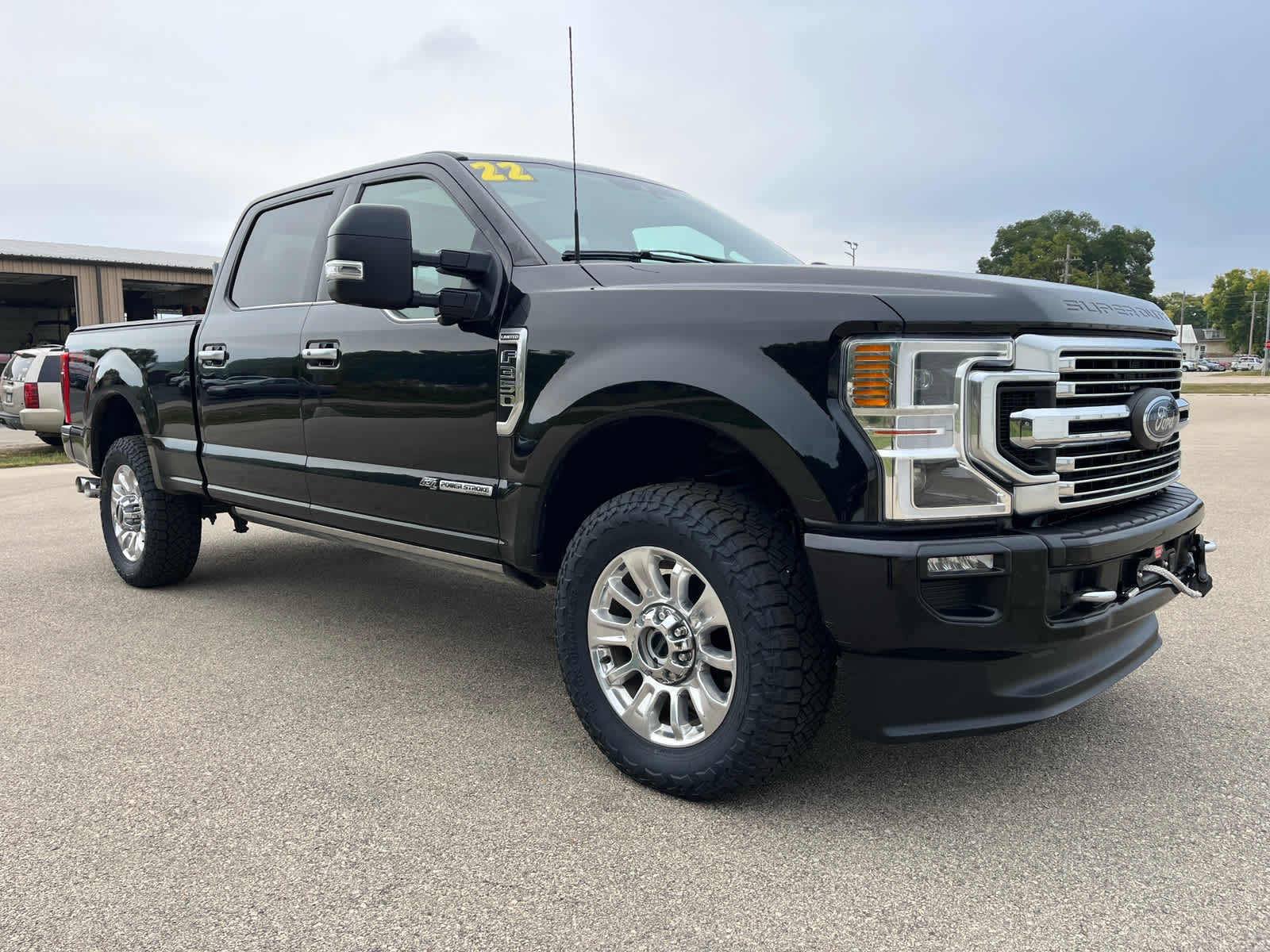 2022 Ford F-350 Limited photo 3