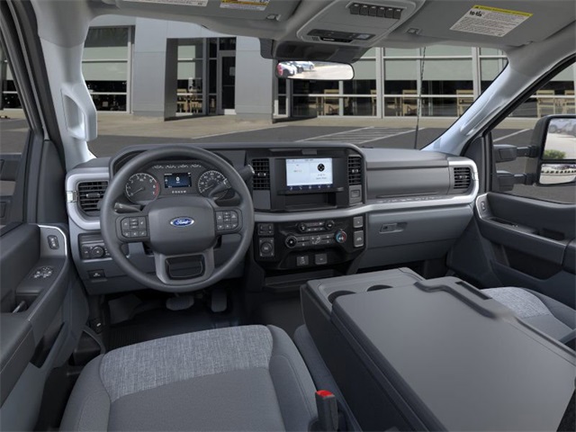 2025 Ford F-350 photo 9