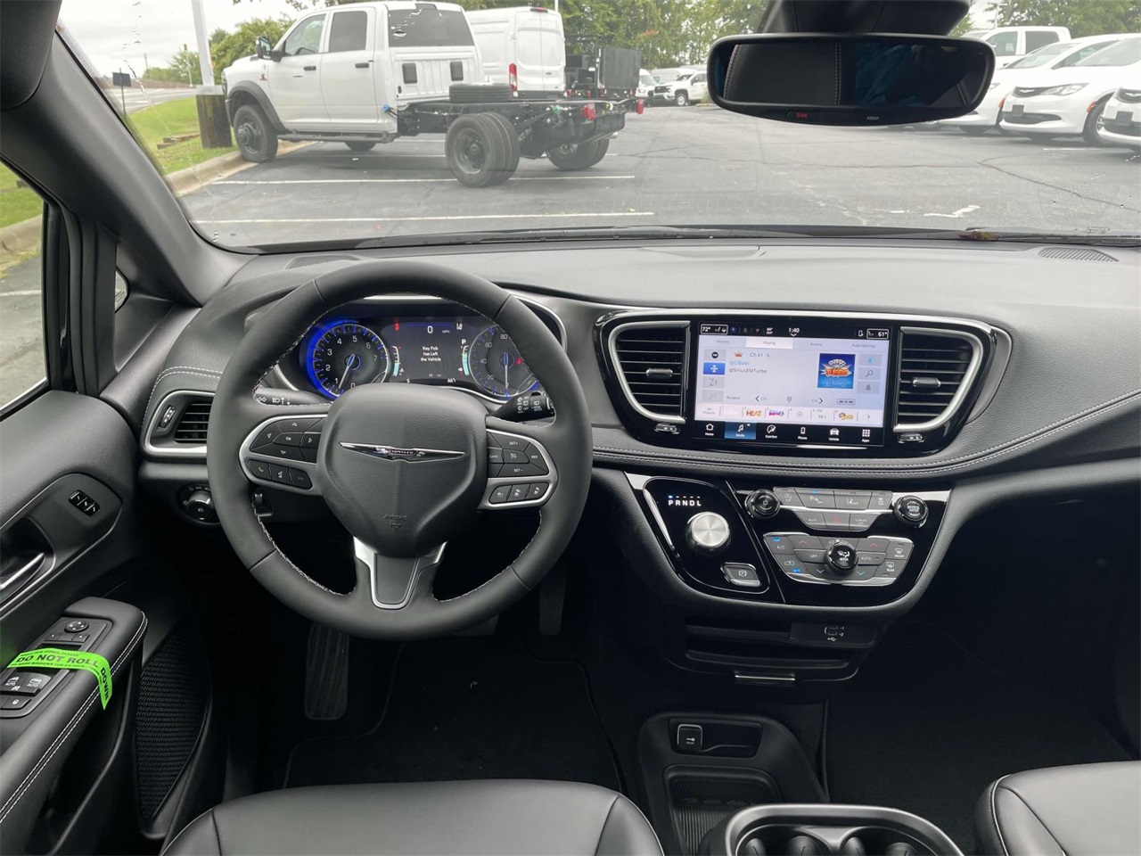 2026 Chrysler Pacifica photo 9
