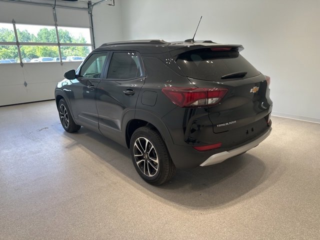 2026 Chevrolet Trailblazer LT photo 3