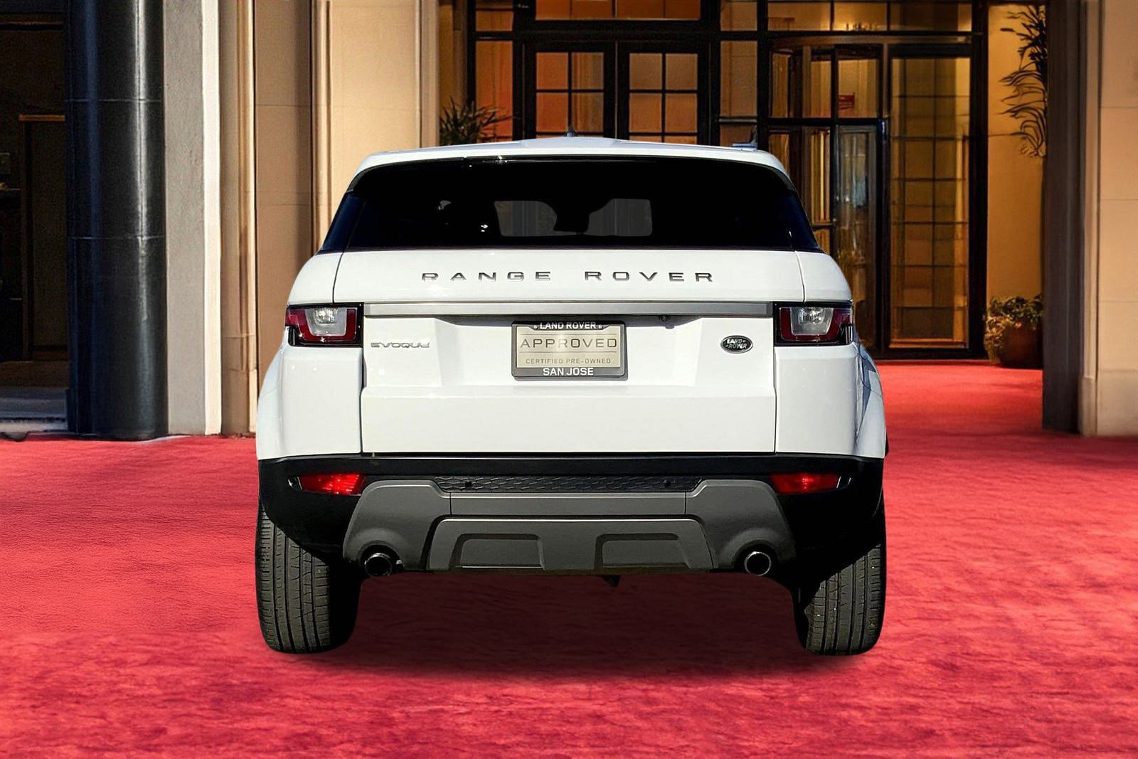 2019 Land Rover Range Rover Evoque SE photo 3