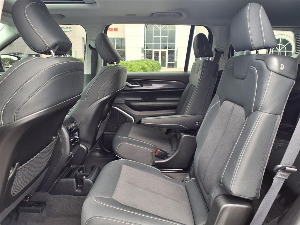 2022 Jeep Grand Cherokee Laredo photo 23