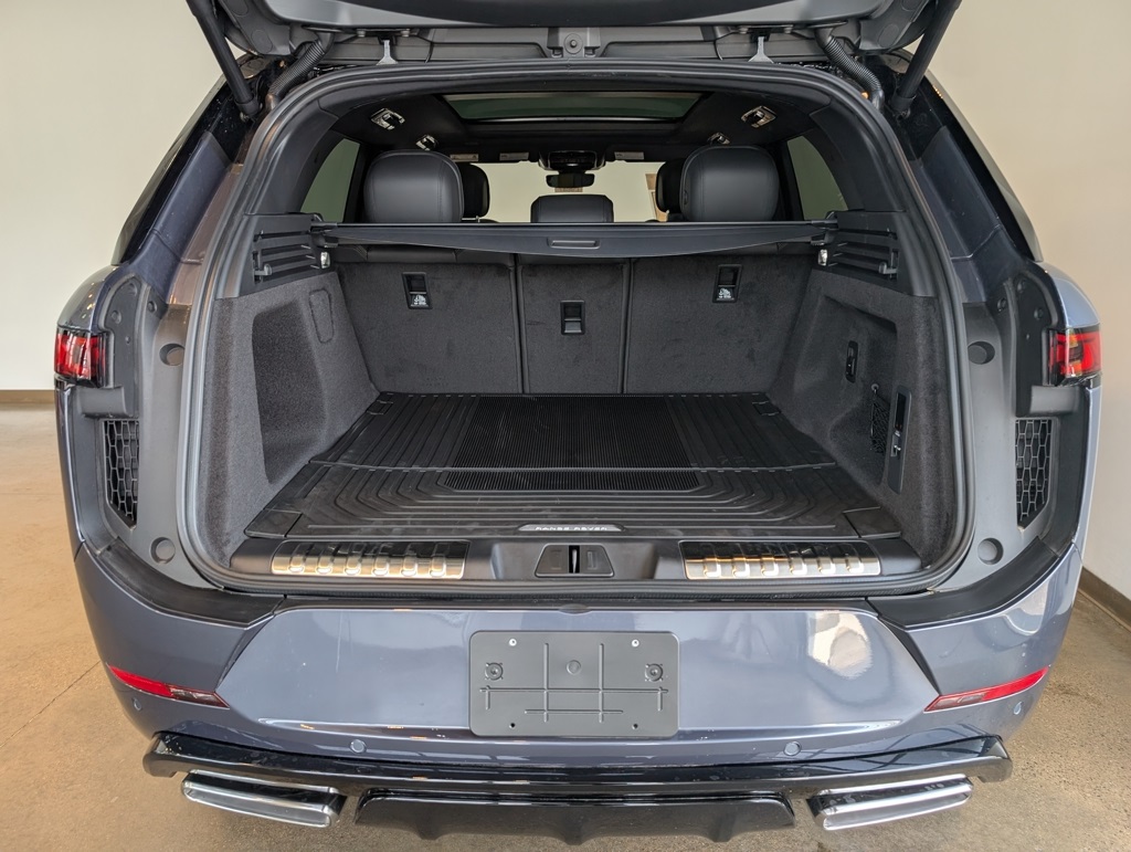 2025 Land Rover Range Rover Sport SE photo 2