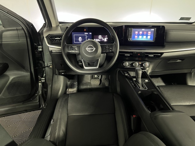 2025 Nissan Kicks S photo 11