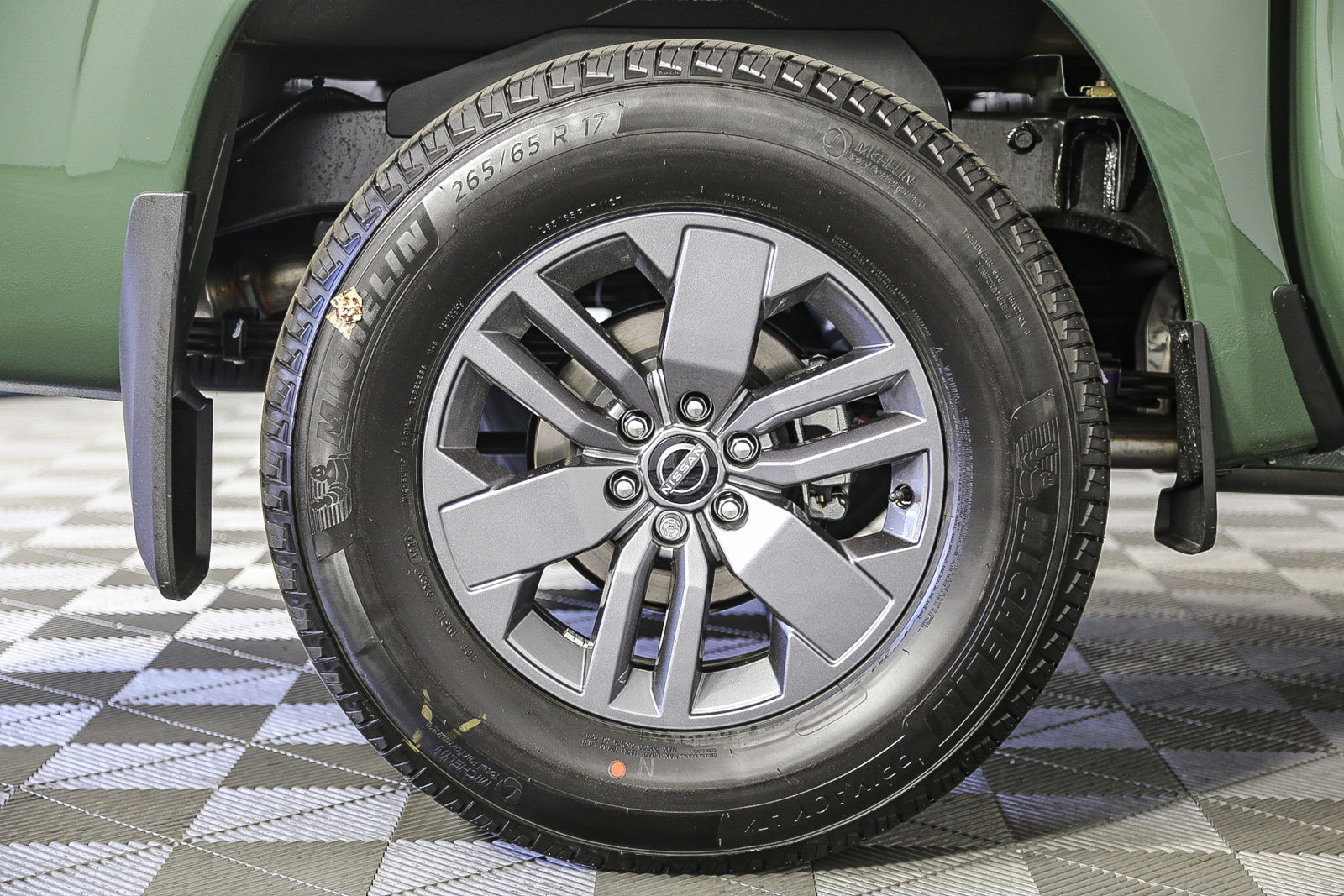 2025 Nissan Frontier SV photo 11