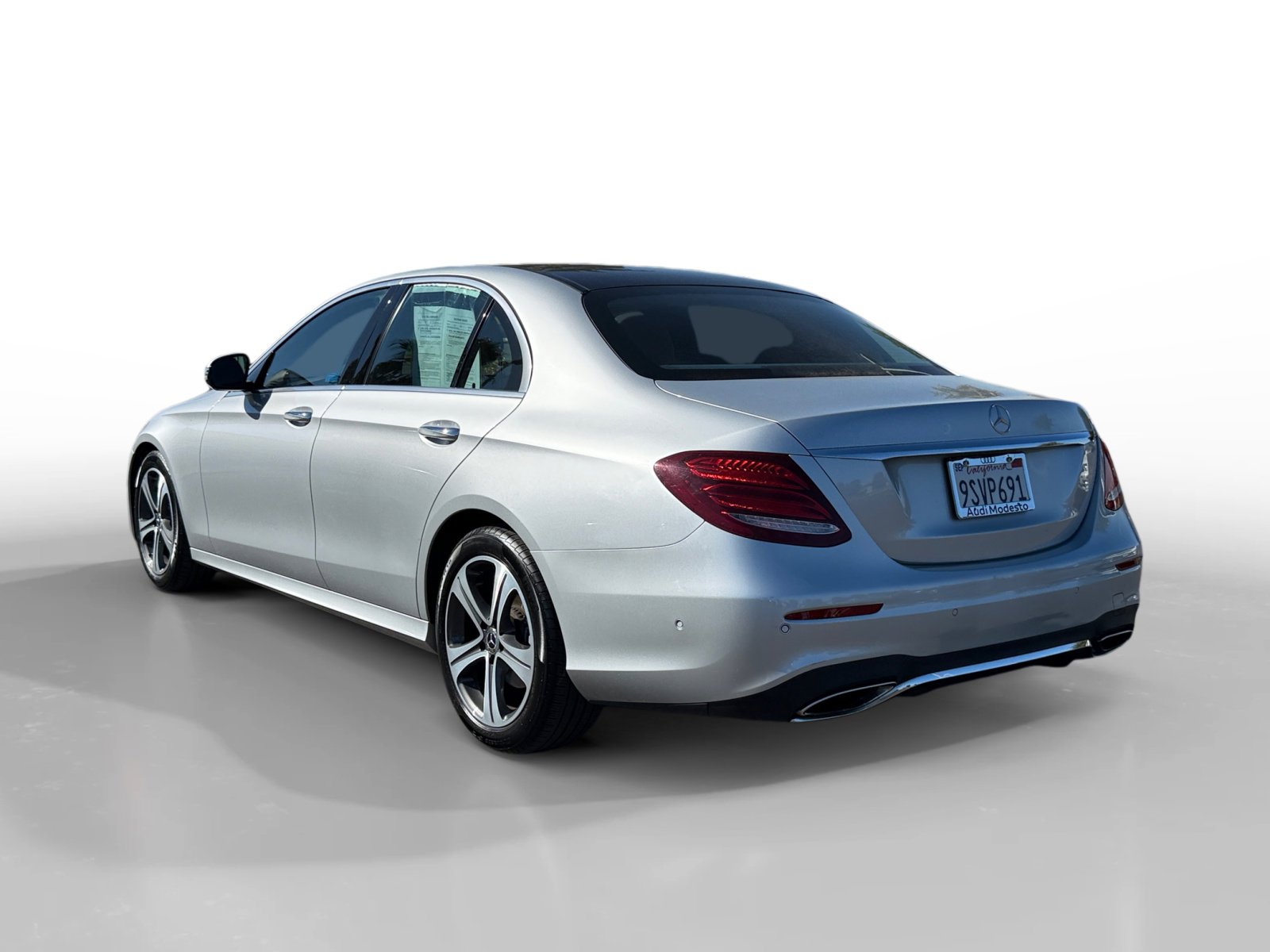 2018 Mercedes Benz E 300 photo 3