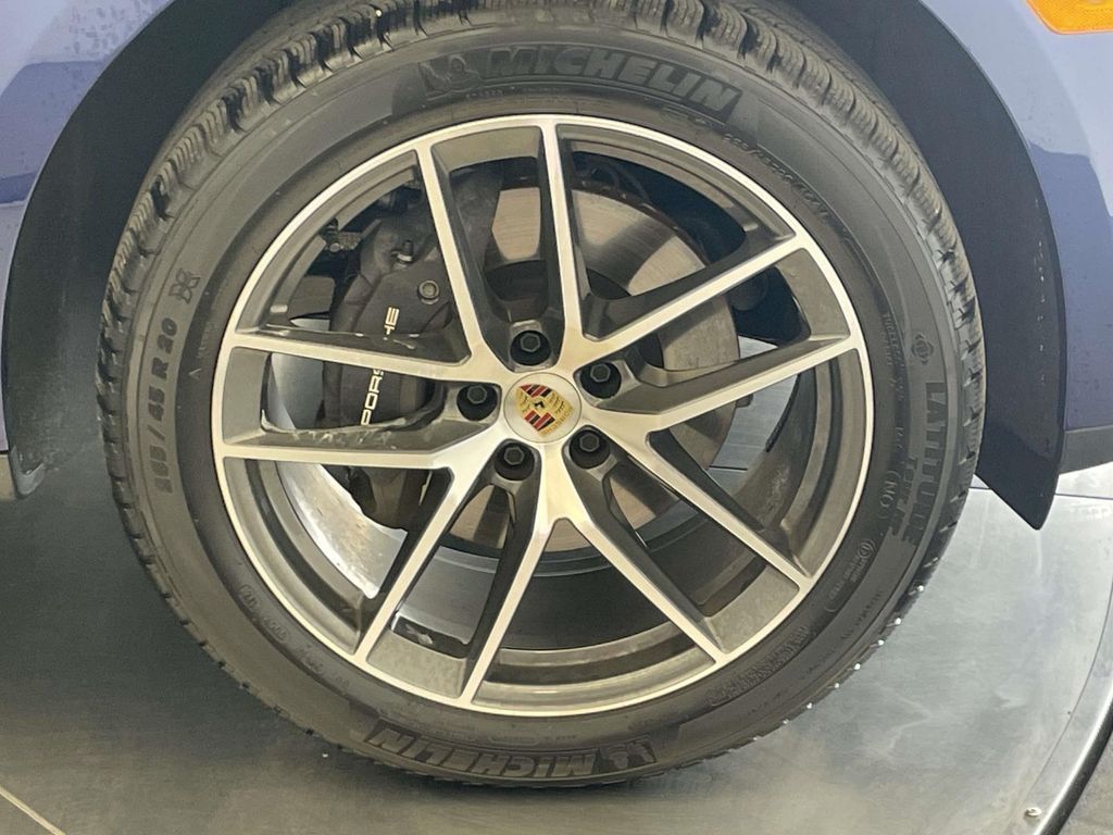 2024 Porsche Macan Base photo 14