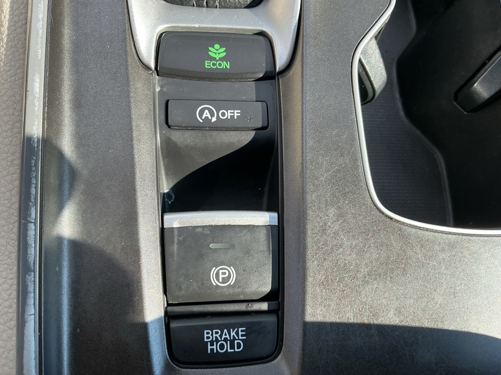 2021 Honda Accord LX photo 12