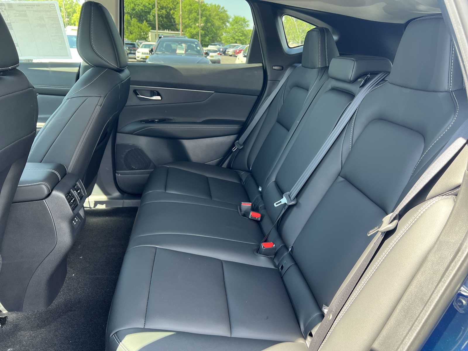 2025 Nissan Murano SV photo 10