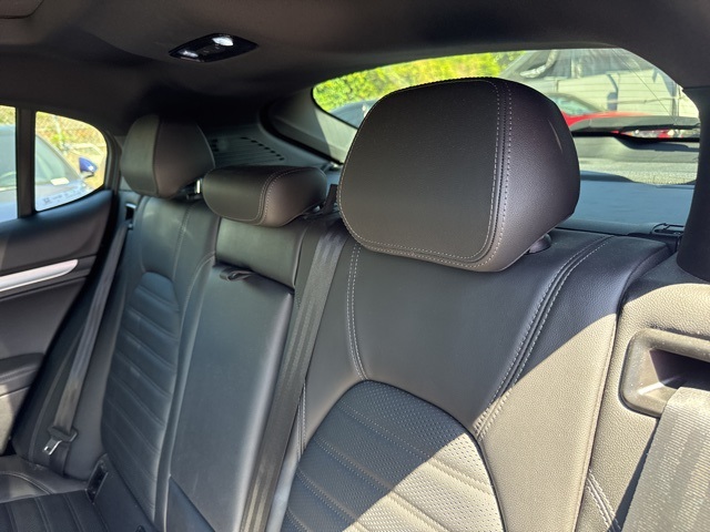 2022 Alfa Romeo Stelvio Ti photo 8
