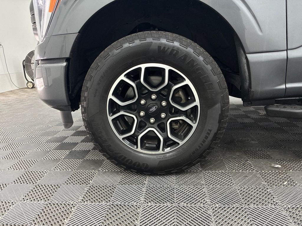 2023 Ford F-150 XLT photo 22