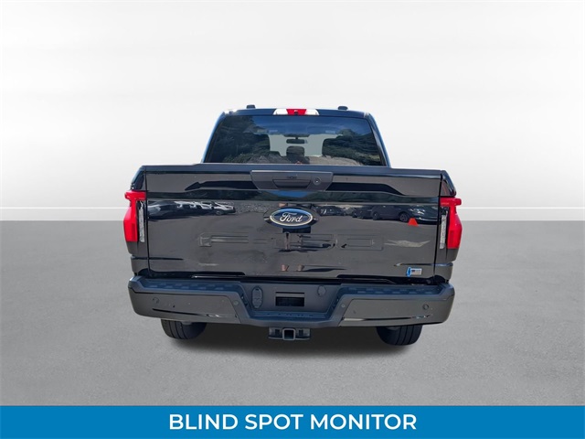 2022 Ford F-150 Lightning XLT photo 3