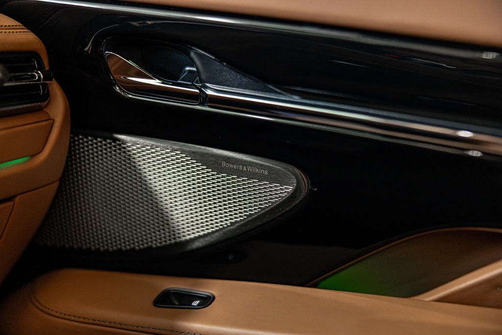 2025 ASTON MARTIN DB12 - Image 16