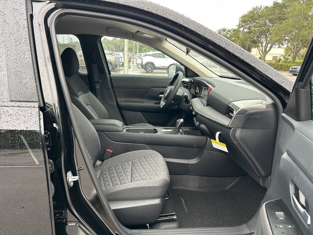 2025 Nissan Kicks SV photo 29