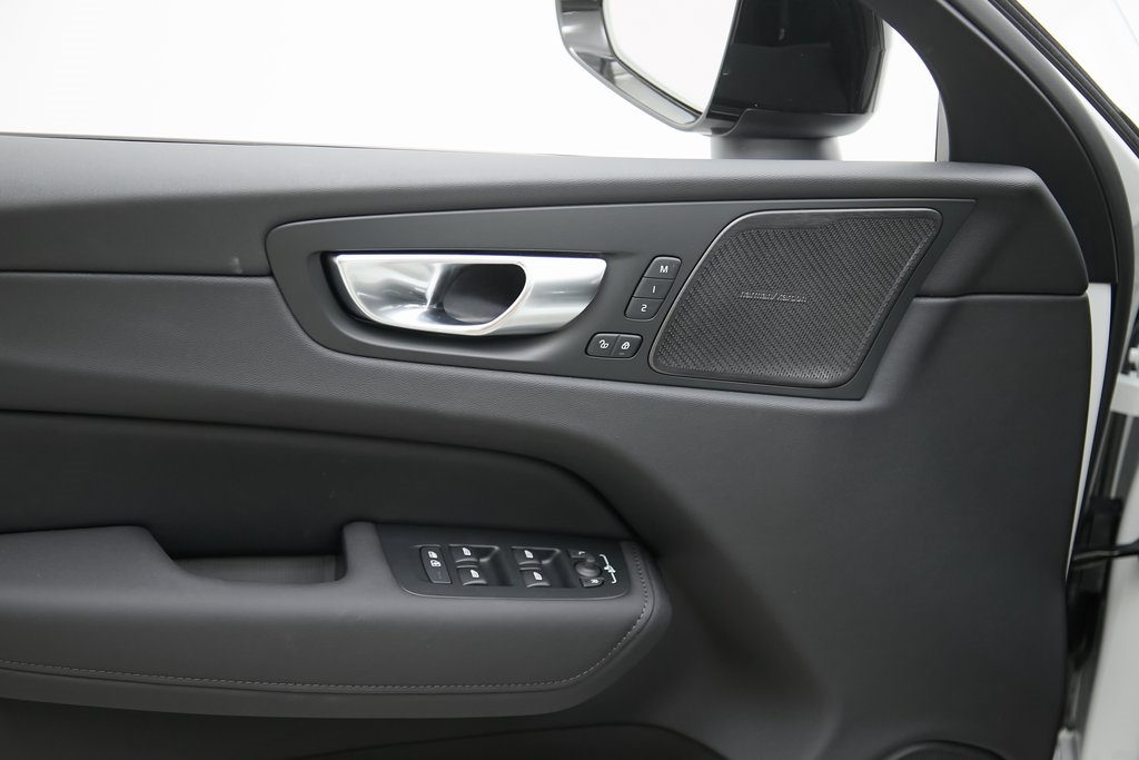 2026 VOLVO XC60 - Image 10