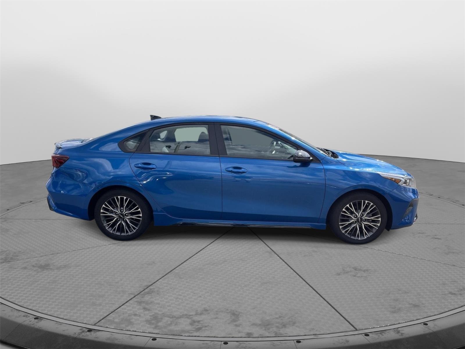 2022 Kia Forte GT-Line photo 19