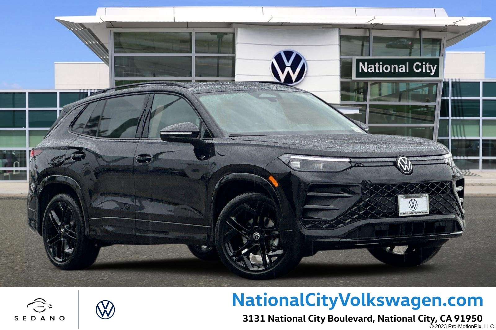 2026 Volkswagen Tiguan SE R-LINE BLACK's photo