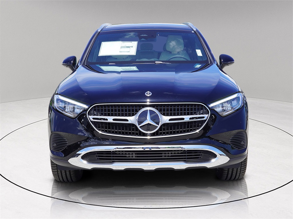 2026 Mercedes Benz GLC 300 photo 2