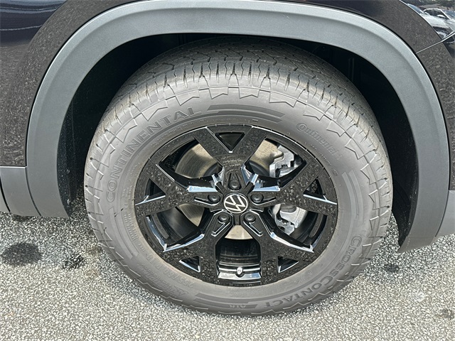 2025 Volkswagen Atlas SE Technology Peak Edition photo 12
