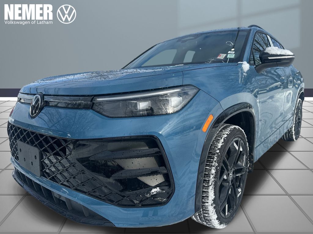 2026 Volkswagen Tiguan SE R-LINE BLACK's photo