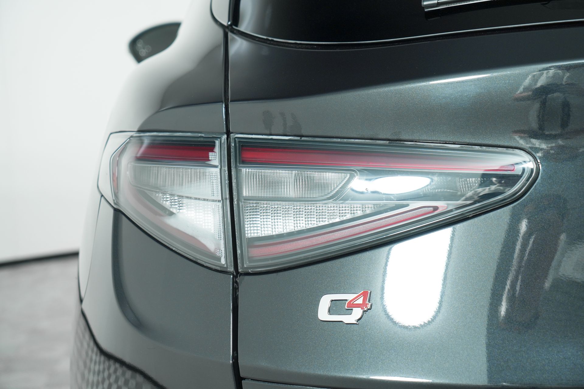 2025 Alfa Romeo Stelvio photo 13