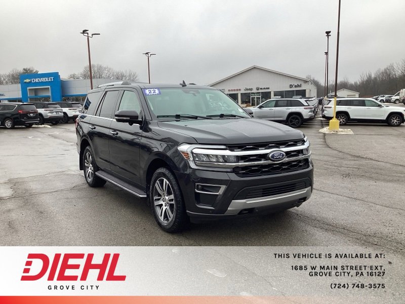 2022 Ford Expedition Limited's photo