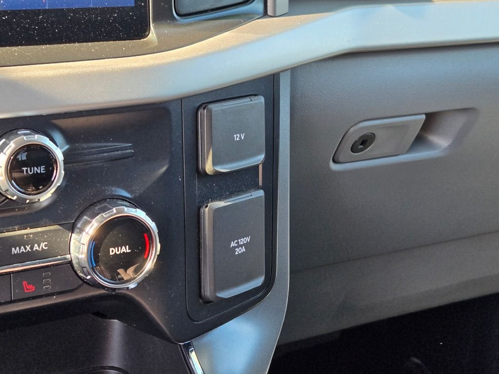 2022 Ford F-150 XLT photo 25