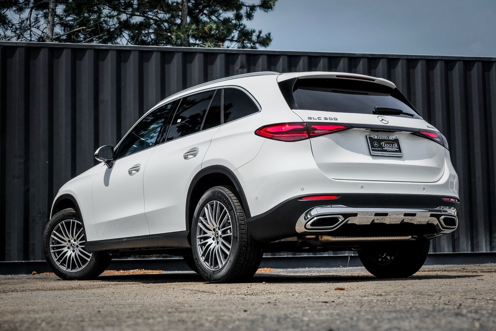 2025 Mercedes Benz GLC 300 4MATIC photo 2
