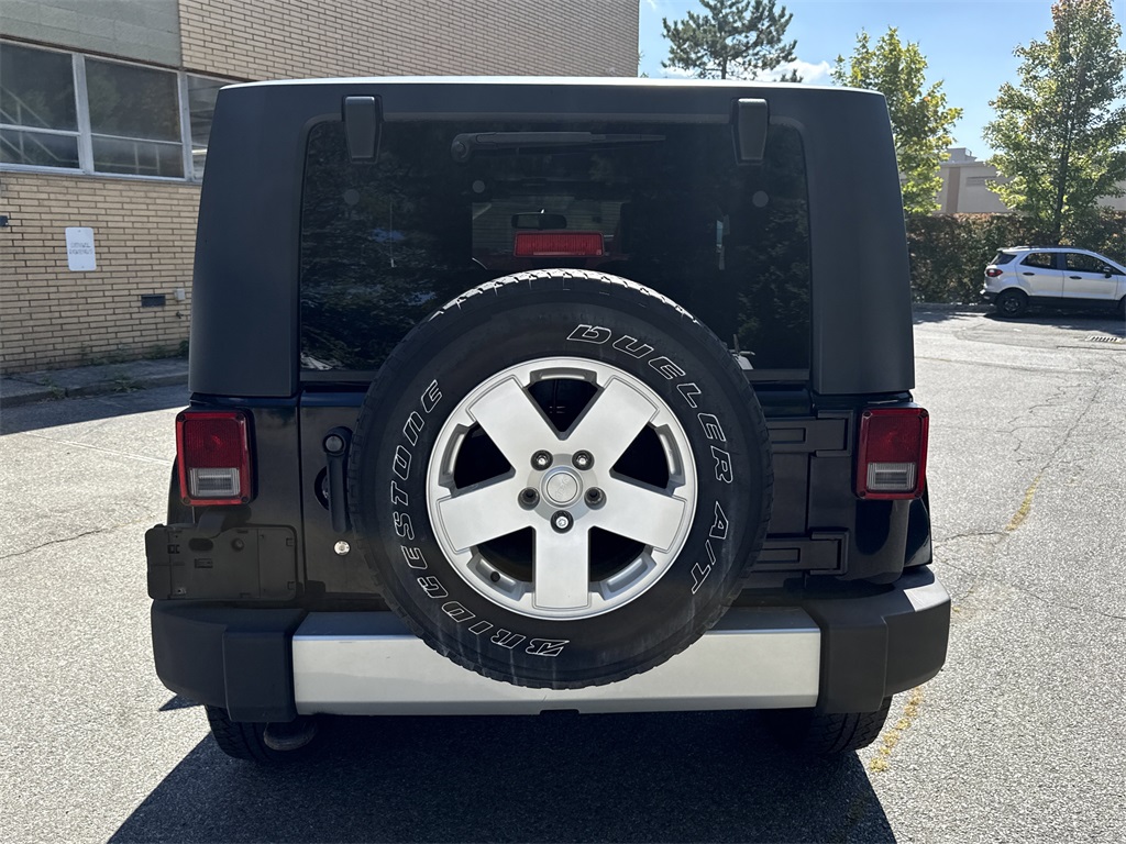 2010 Jeep Wrangler Sahara photo 5
