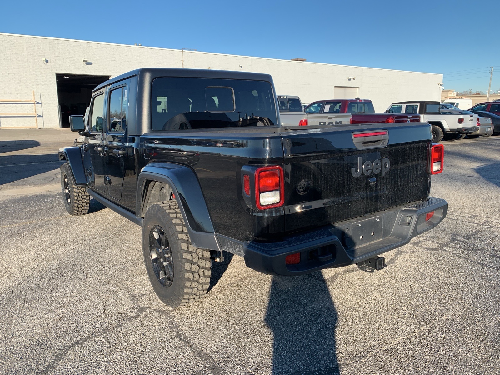 2023 Jeep Gladiator Willys photo 3