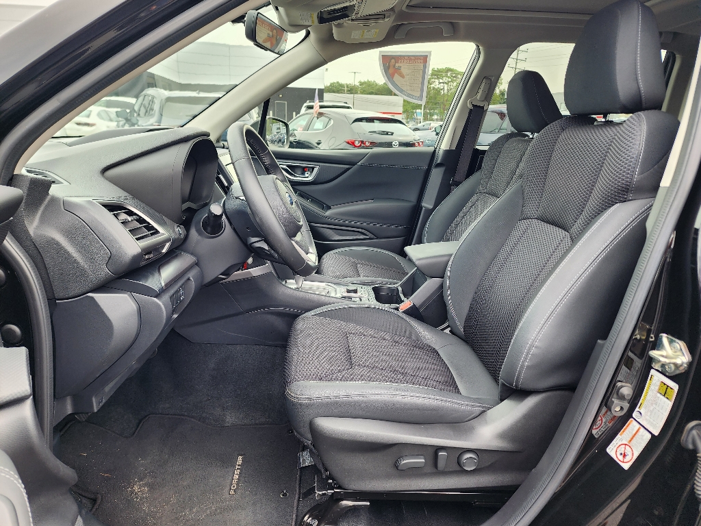 2019 Subaru Forester Premium photo 27