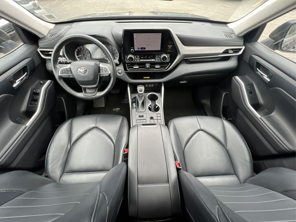 2023 Toyota Highlander XLE photo 20