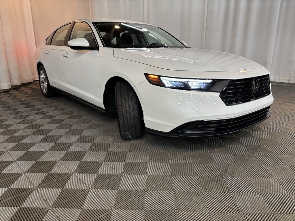 2023 Honda Accord LX photo 3