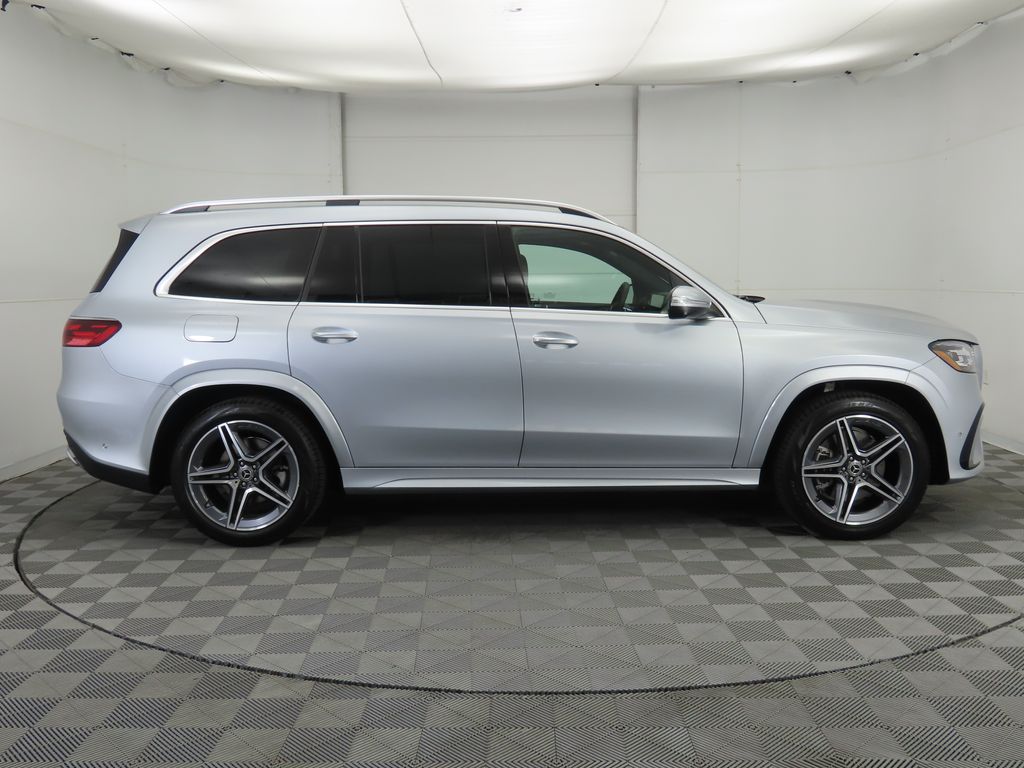 2025 Mercedes Benz GLS 450 4MATIC photo 4