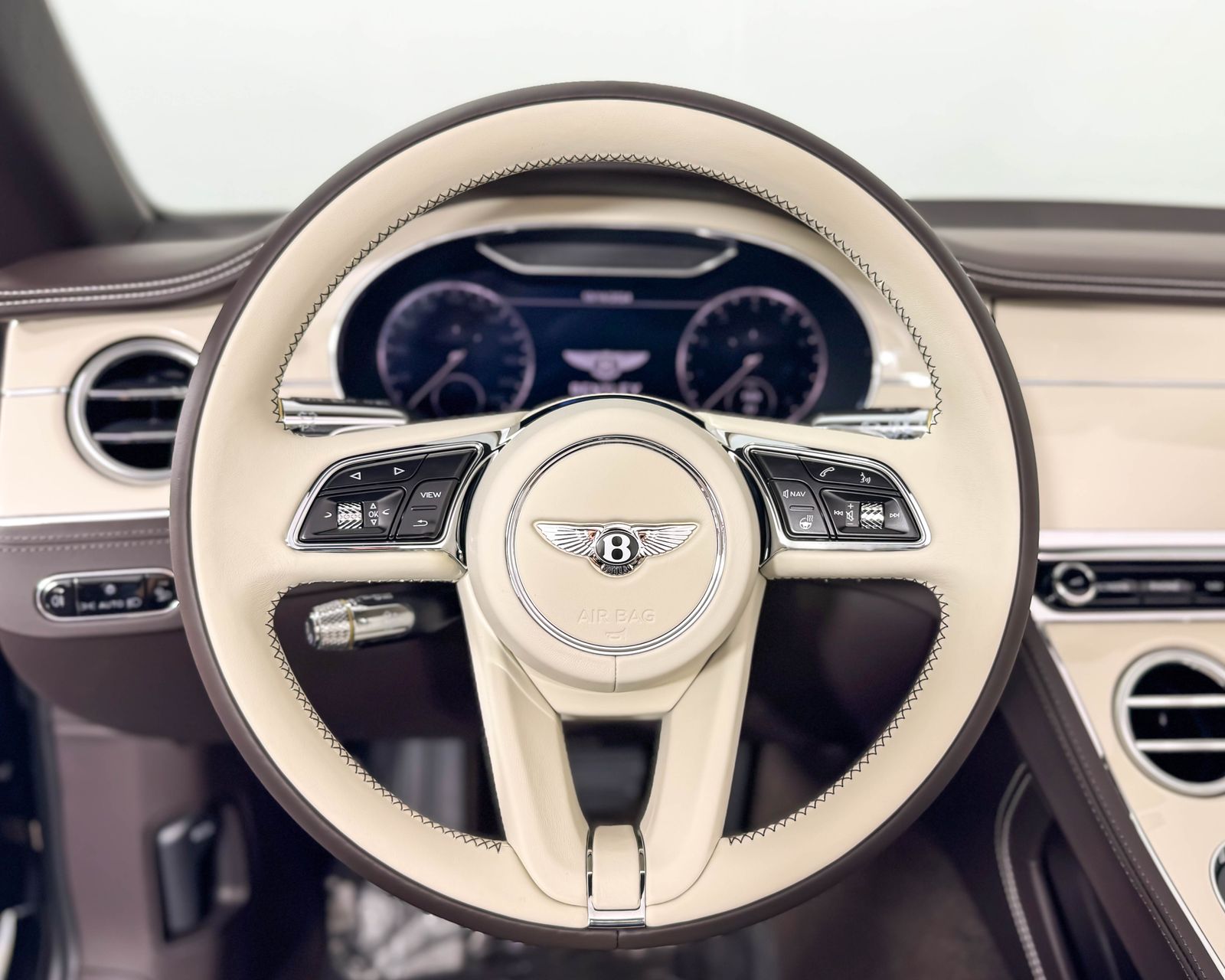 2024 Bentley Continental GTC photo 18