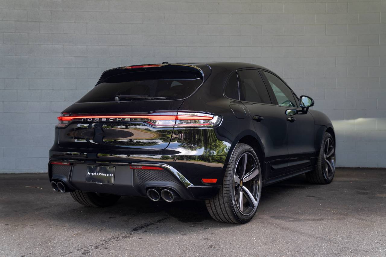 2025 Porsche Macan S photo 15