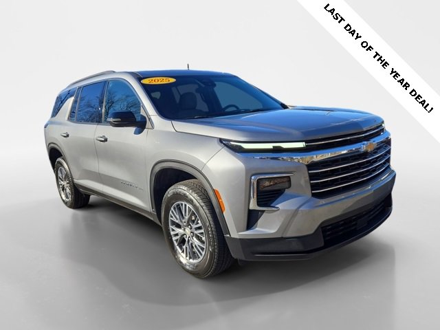 2025 Chevrolet Traverse LT's photo