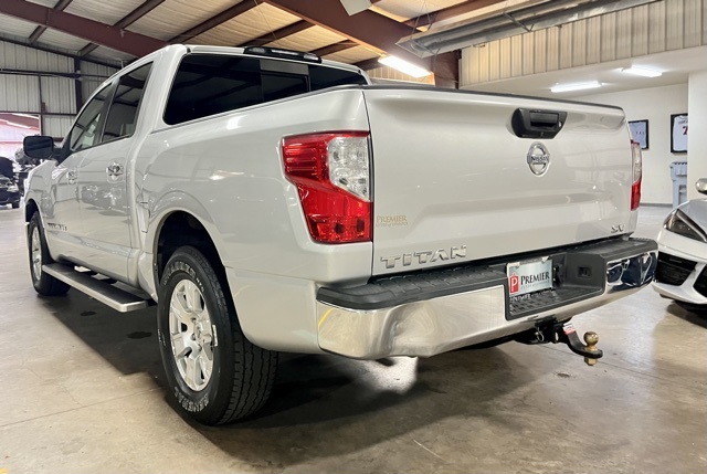 2019 Nissan Titan SV photo 2