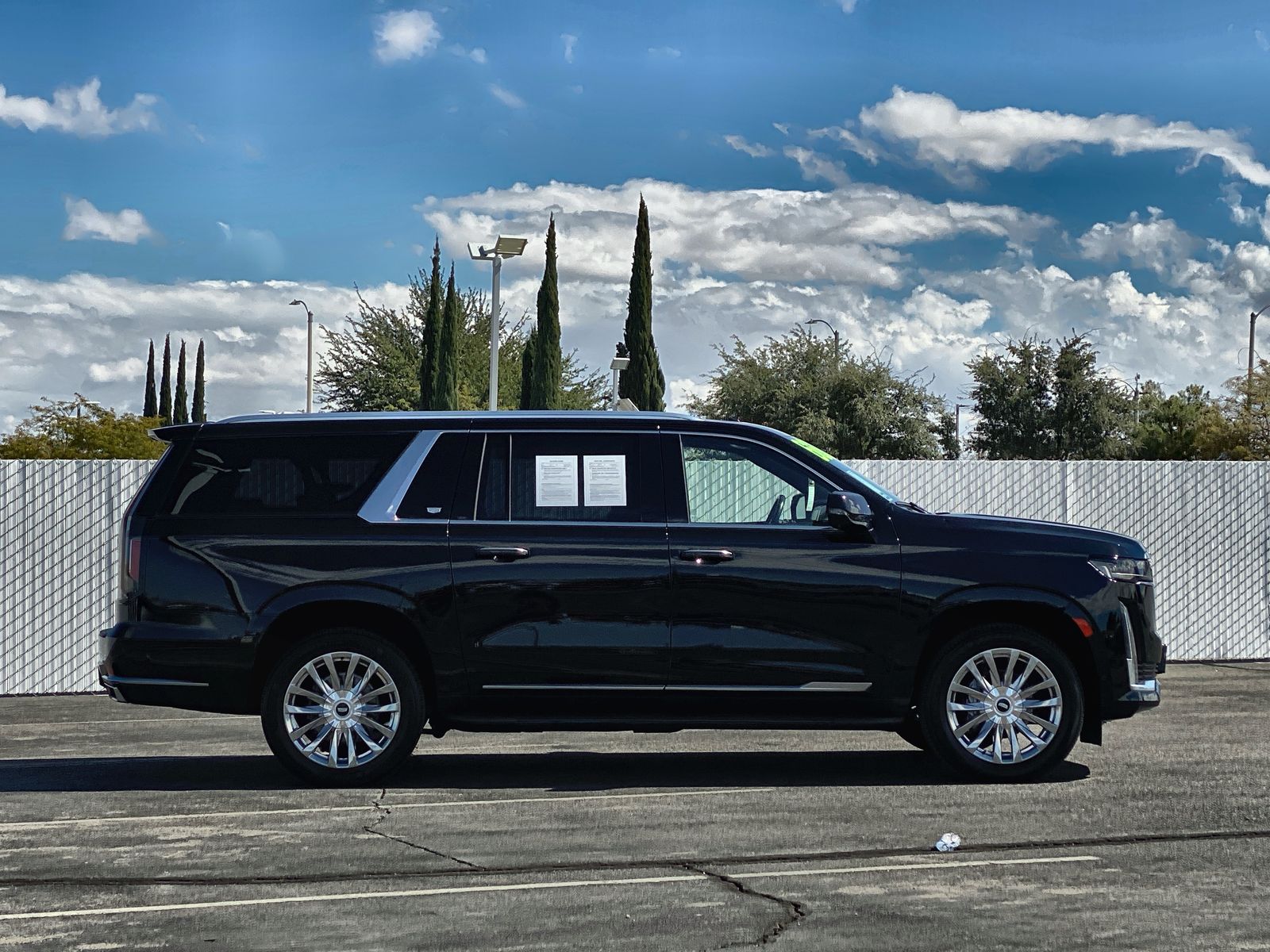 2023 Cadillac Escalade ESV Premium Luxury photo 4
