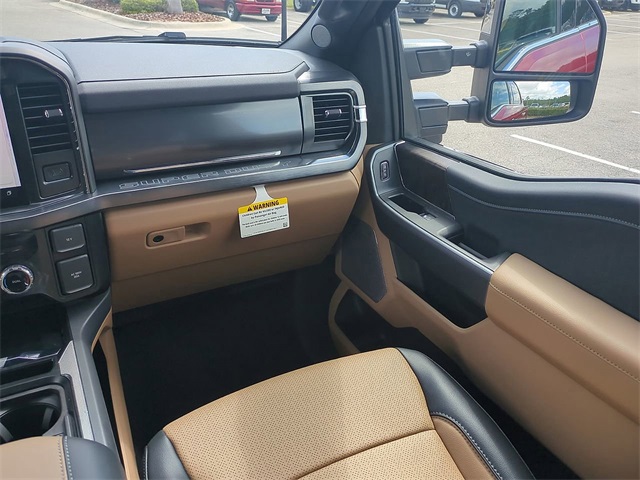 2025 Ford F-350 Lariat photo 16