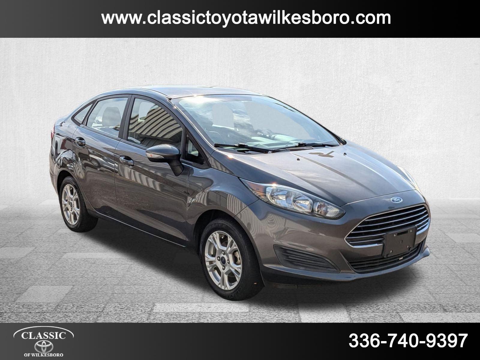 2015 Ford Fiesta SE photo 3