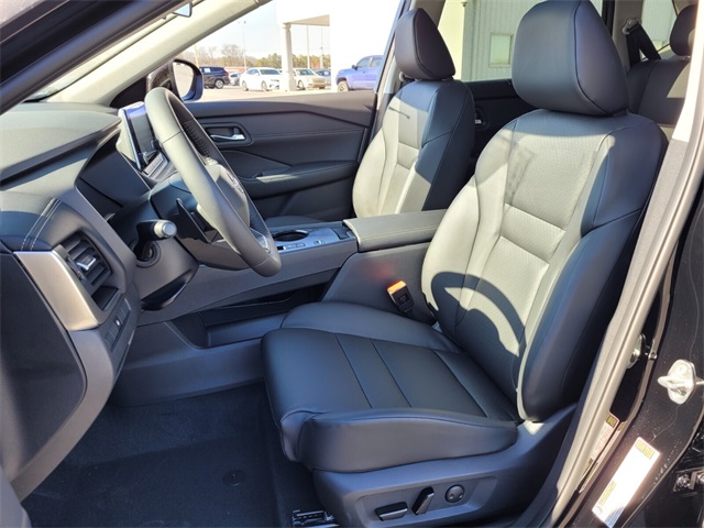 2025 Nissan Rogue SV photo 5