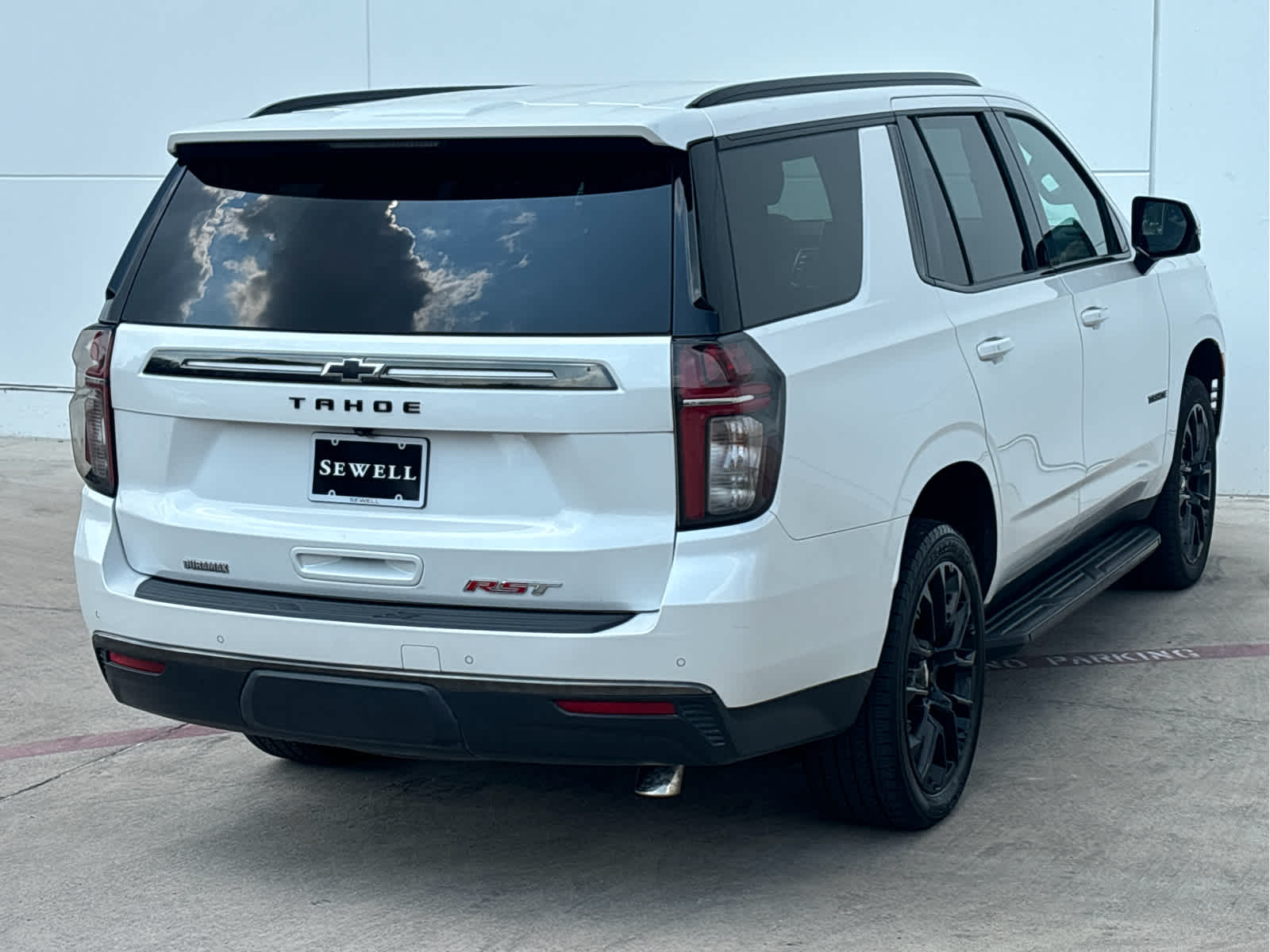 2022 Chevrolet Tahoe RST photo 4