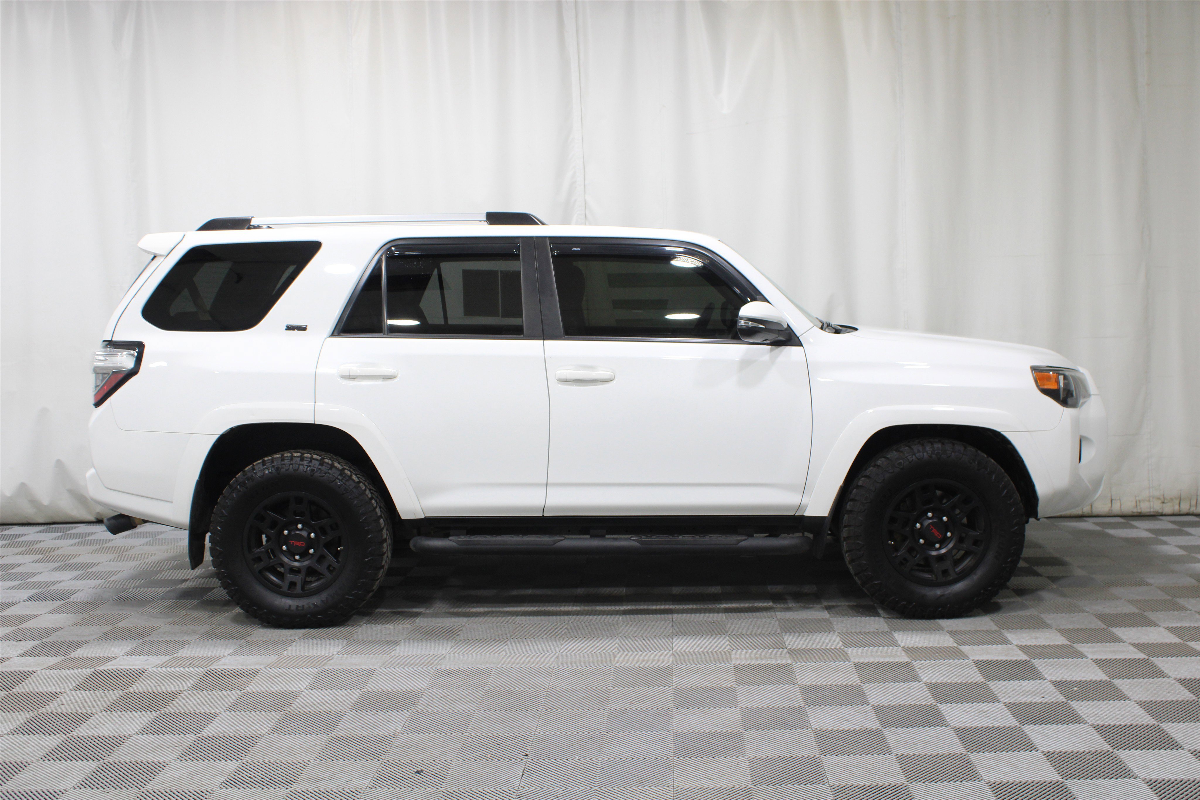 2021 Toyota 4Runner SR5 Premium photo 16