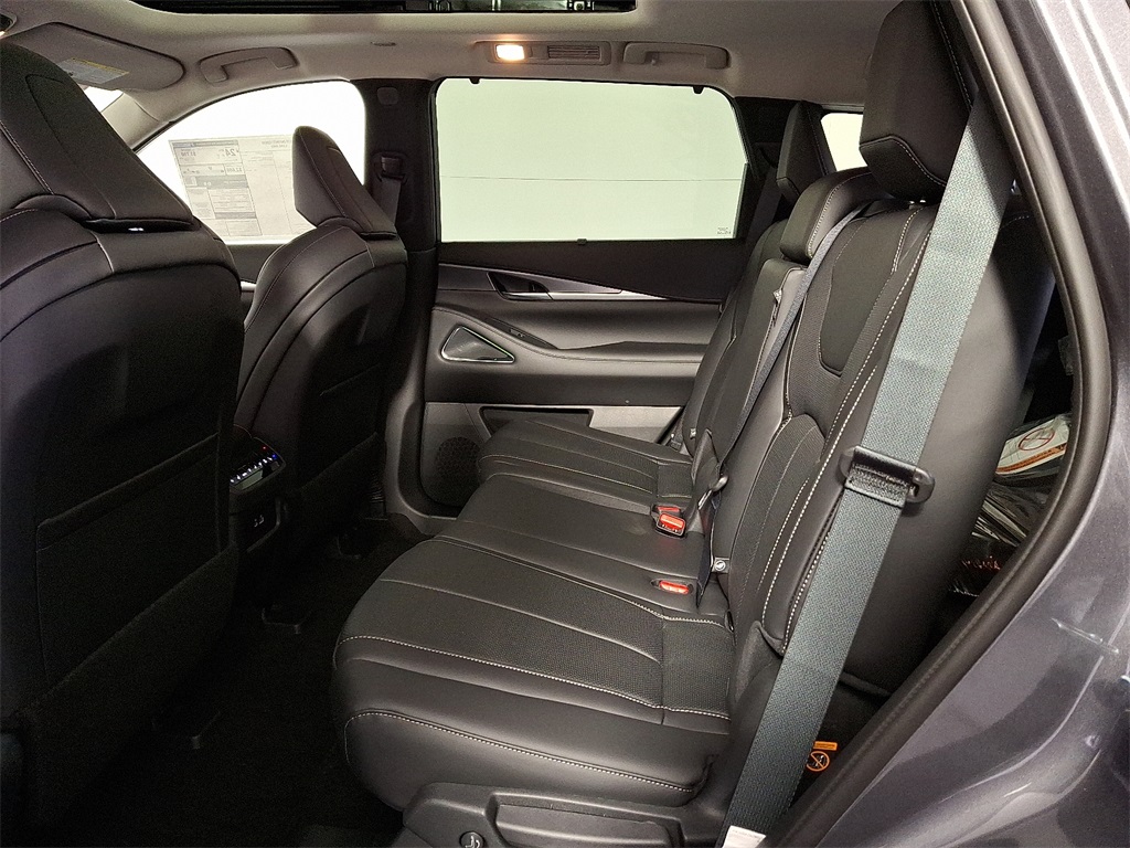 2025 Infiniti QX60 Luxe photo 9