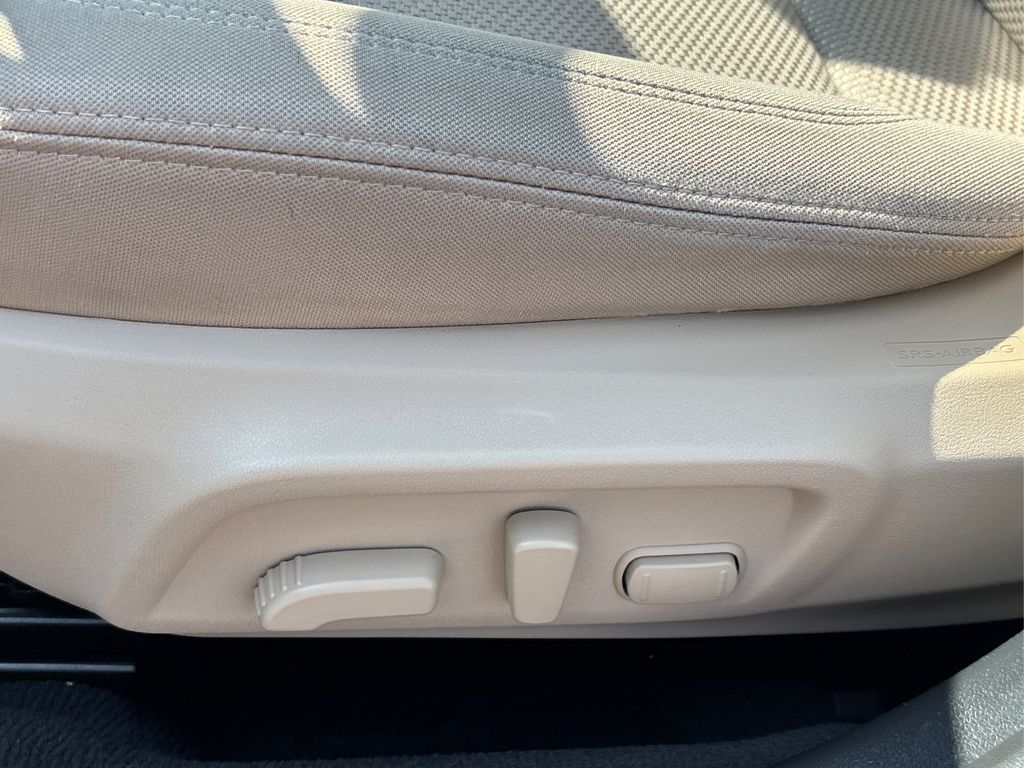 2019 Subaru Outback Premium photo 19