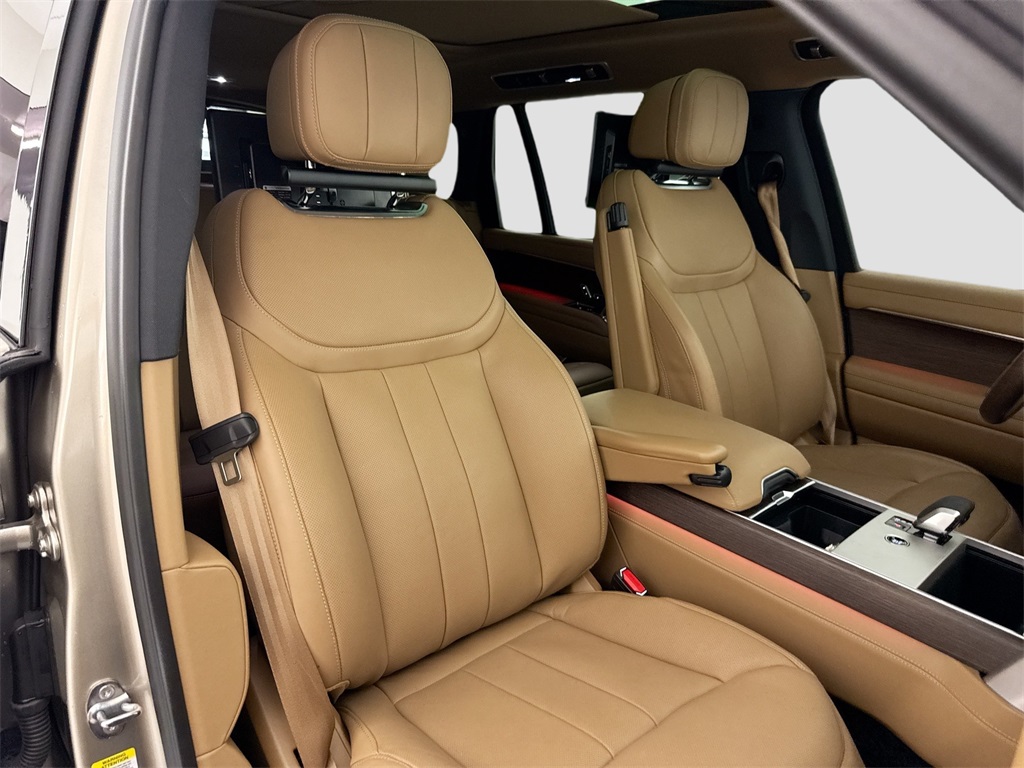 2025 Land Rover Range Rover SE photo 29