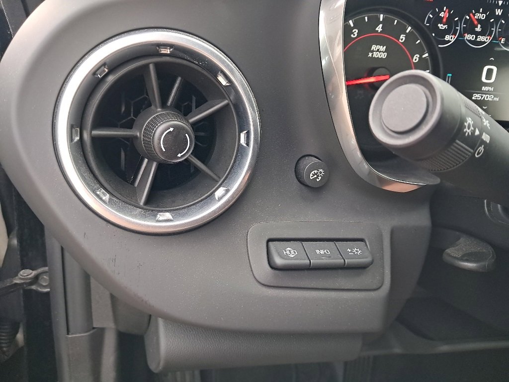 2018 Chevrolet Camaro 2LT 3LT photo 16